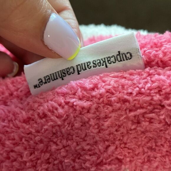 NWT- Cupcakes and Cashmere- viral ghost pillow- pink and white - Picture 4 of 7